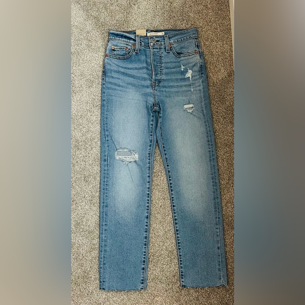 BNWT Levi’s Wedgie Straight size 2 short 26x28